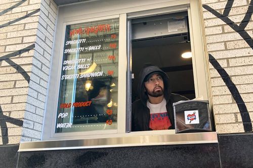 Rapper Eminem opens “Mom’s Spaghetti” pasta restaurant in Detroit: menu of the day