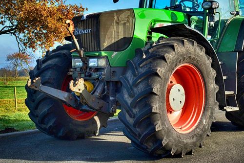 Hundreds of tractors chug to the drive-in for a burger: day pass