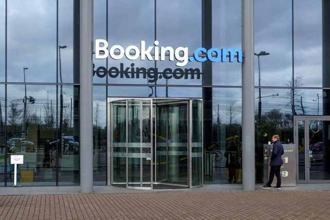 Booking.com schließt weltweit Niederlassungen: Tageskarte